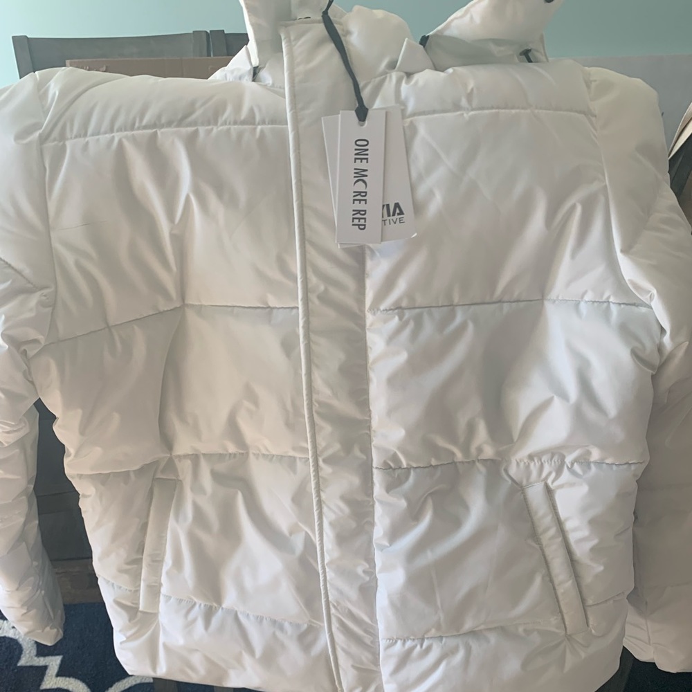 Zyia XL white puffer winter coat